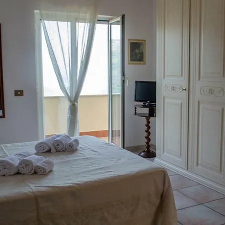 Ada Villa Itri