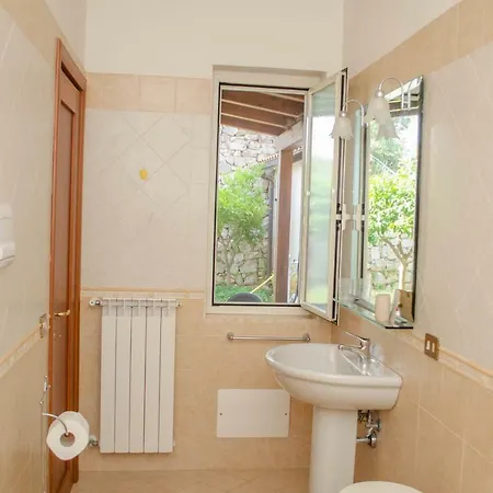 Ada Villa Itri