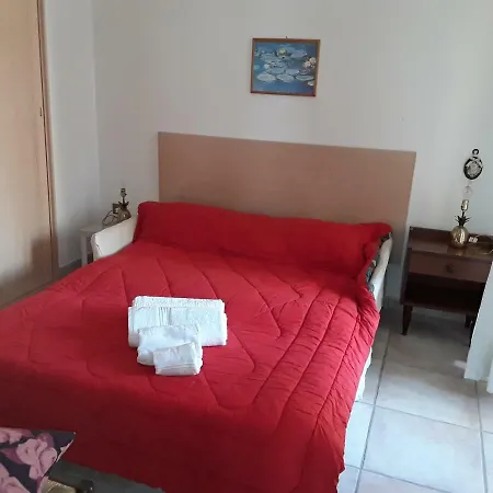 Ada Villa *